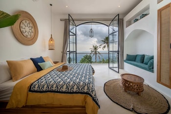 new stunning 4br jungle view villa in lovina