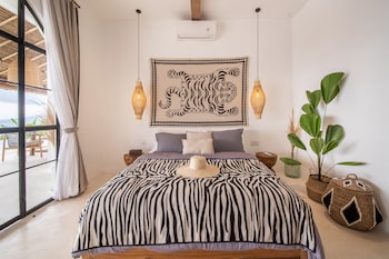 new stunning 4br jungle view villa in lovina