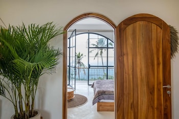 new stunning 4br jungle view villa in lovina