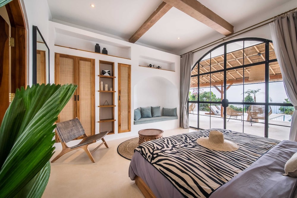 new stunning 4br jungle view villa in lovina
