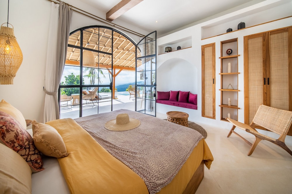 new stunning 4br jungle view villa in lovina