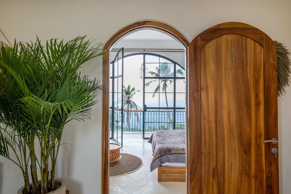 new stunning 4br jungle view villa in lovina