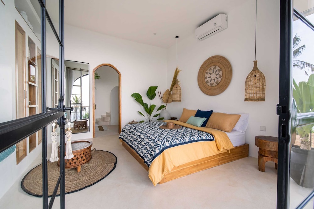 new stunning 4br jungle view villa in lovina