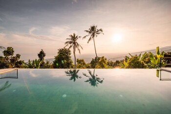 new stunning 4br jungle view villa in lovina