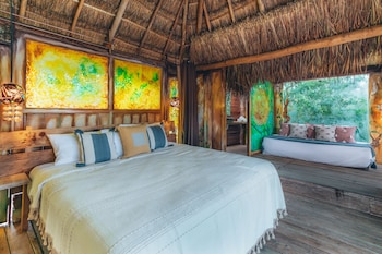 embajada universal by la eufemia group