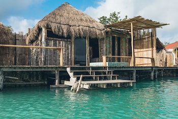 embajada universal by la eufemia group