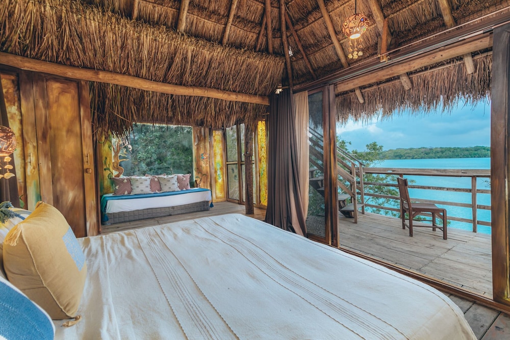 embajada universal by la eufemia group