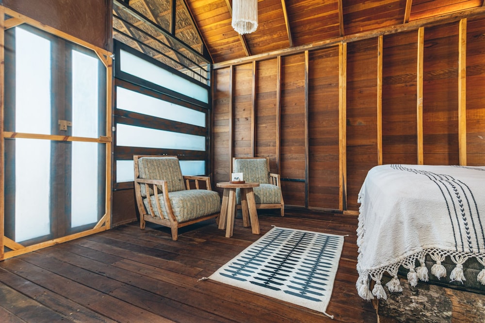 embajada universal by la eufemia group