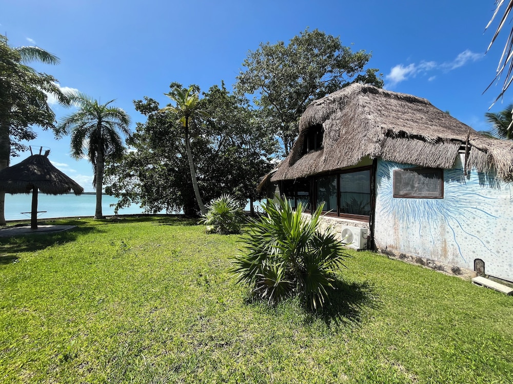 embajada universal by la eufemia group