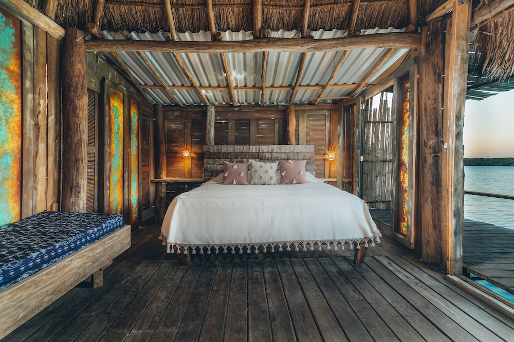 embajada universal by la eufemia group