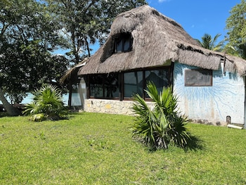 embajada universal by la eufemia group