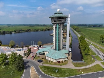 hotel and restaurant infinity
