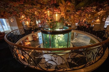 hotel and restaurant infinity
