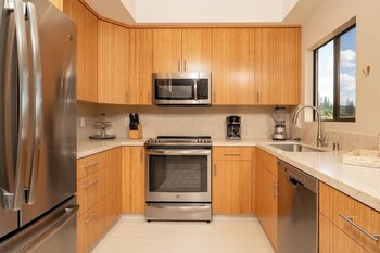 K B M Resorts- Kgv-19P2 Beautifully Designed Two Bed, Two Bath Golf Villa With Breath Taking Acqua Marine Views In The Heart Of Kapalua!,500 Kapalua Drive, Lahaina,1 star
