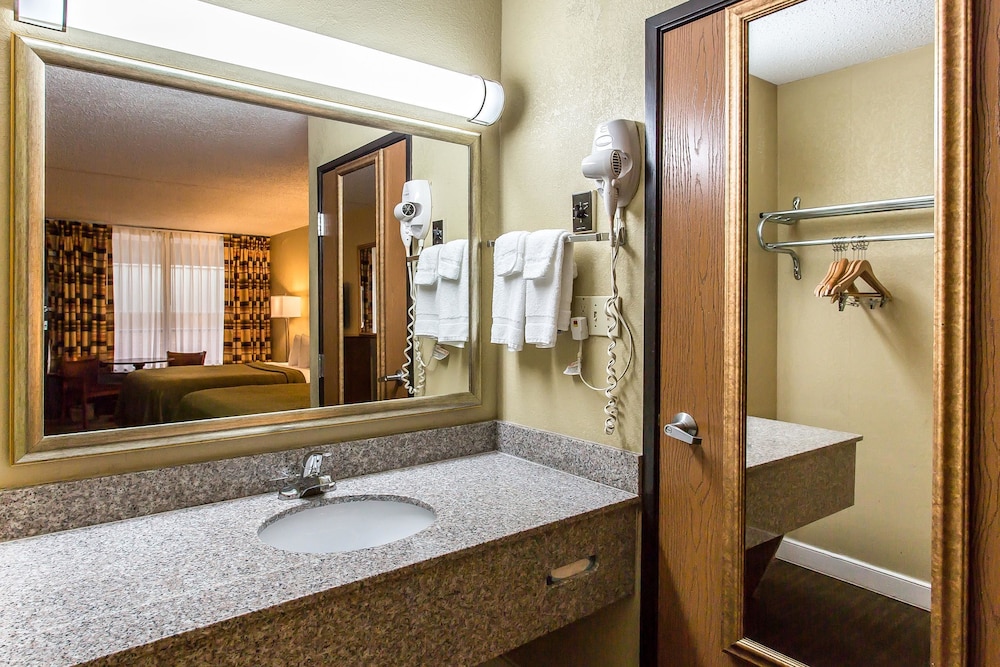 Rodeway Inn,Comanche County>>Comanche,2 star