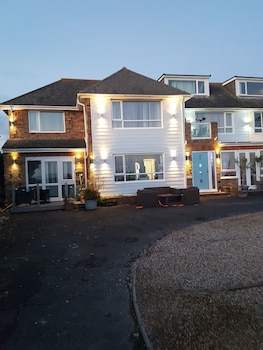 watersedge guest house