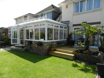 watersedge guest house