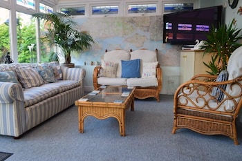 watersedge guest house