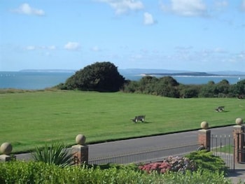 watersedge guest house