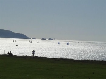 watersedge guest house