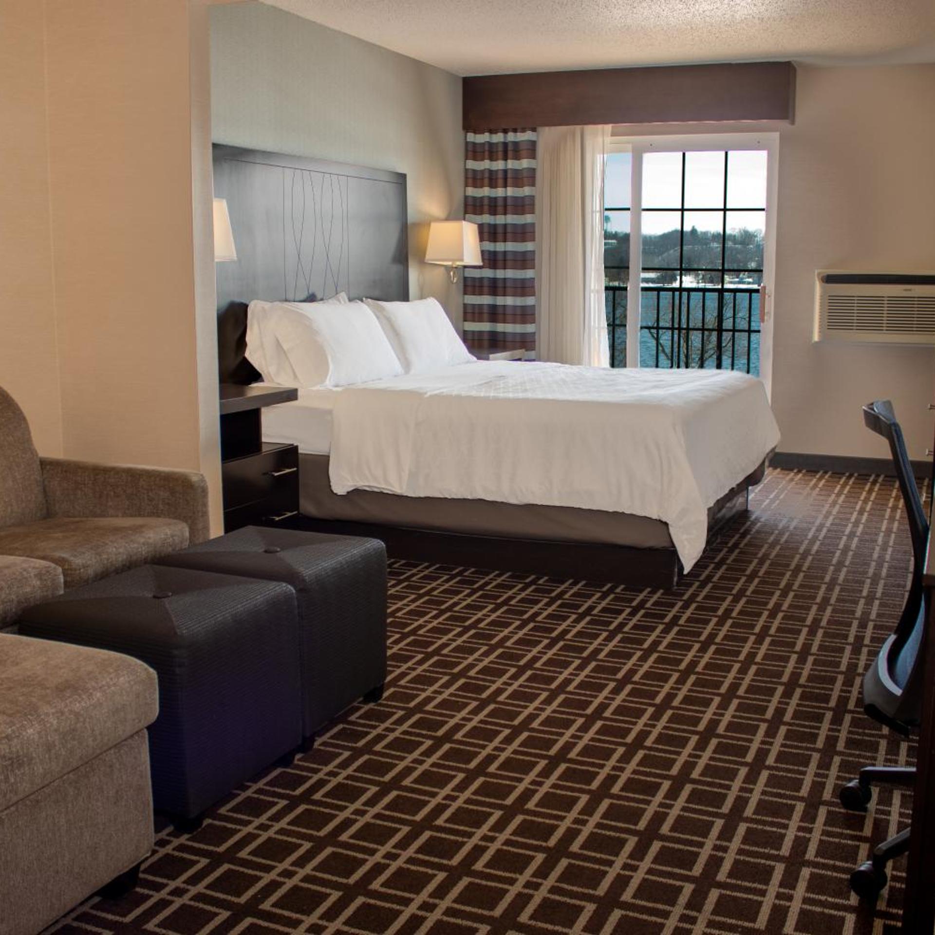 holiday inn express le claire riverfront davenport by ihg