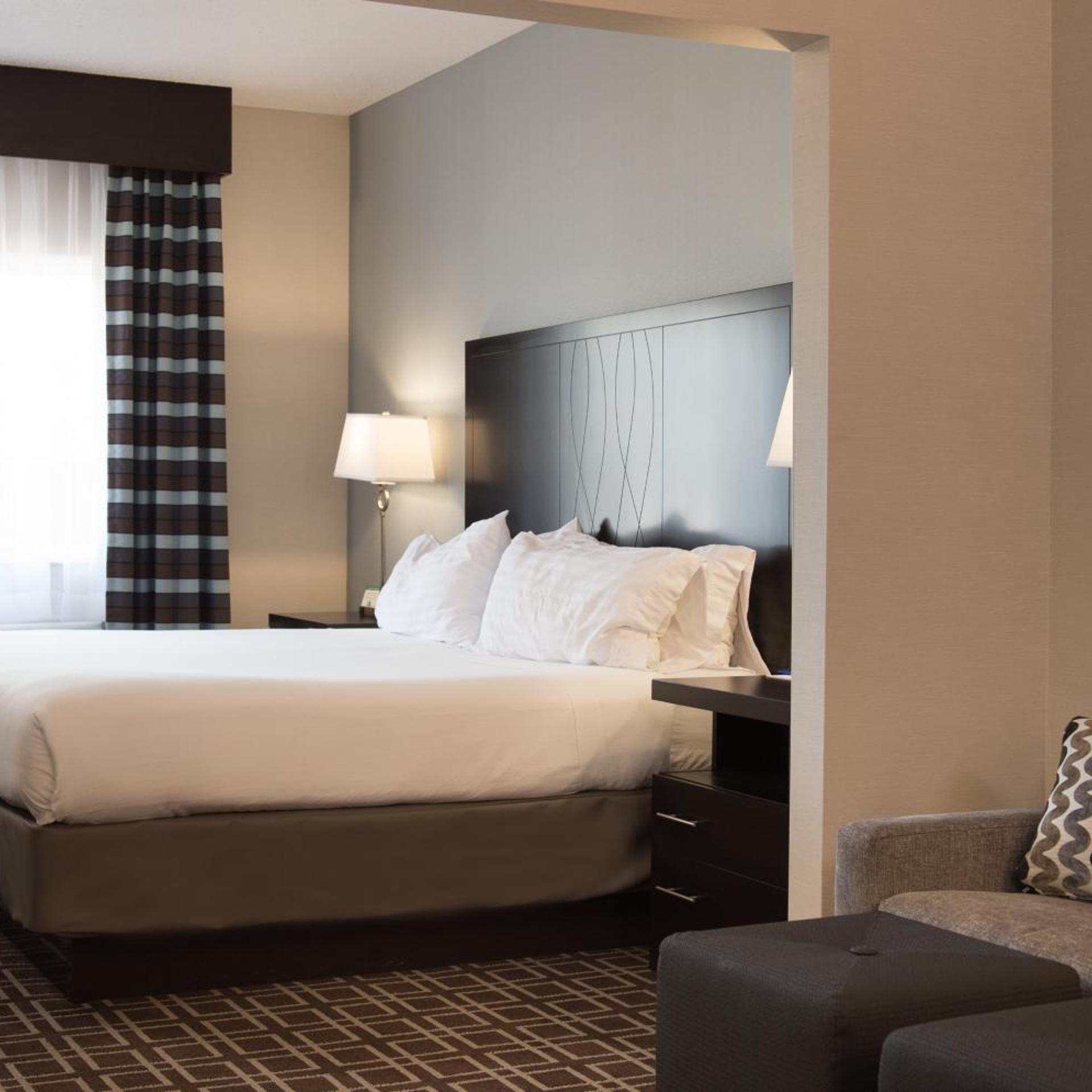 holiday inn express le claire riverfront davenport by ihg