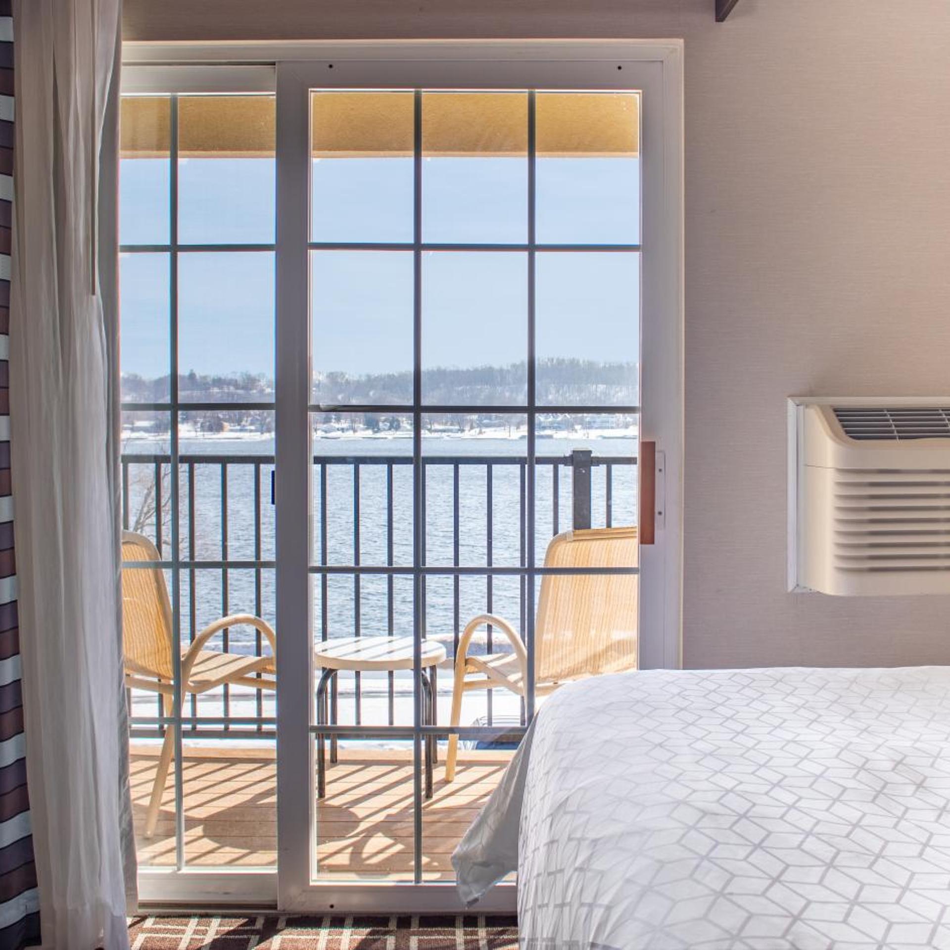 holiday inn express le claire riverfront davenport by ihg