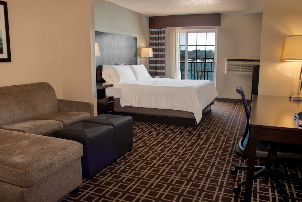 holiday inn express le claire riverfront davenport by ihg