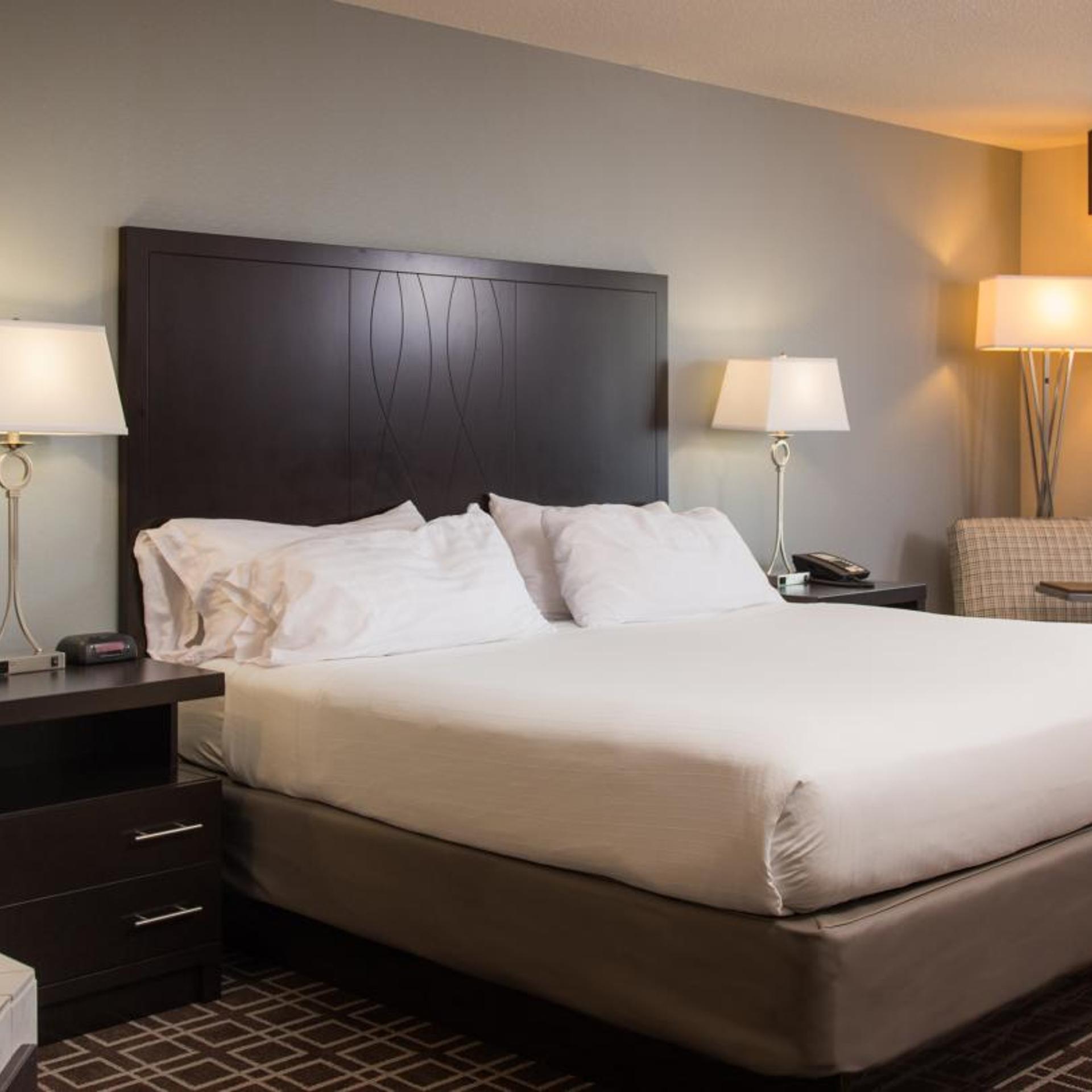 holiday inn express le claire riverfront davenport by ihg