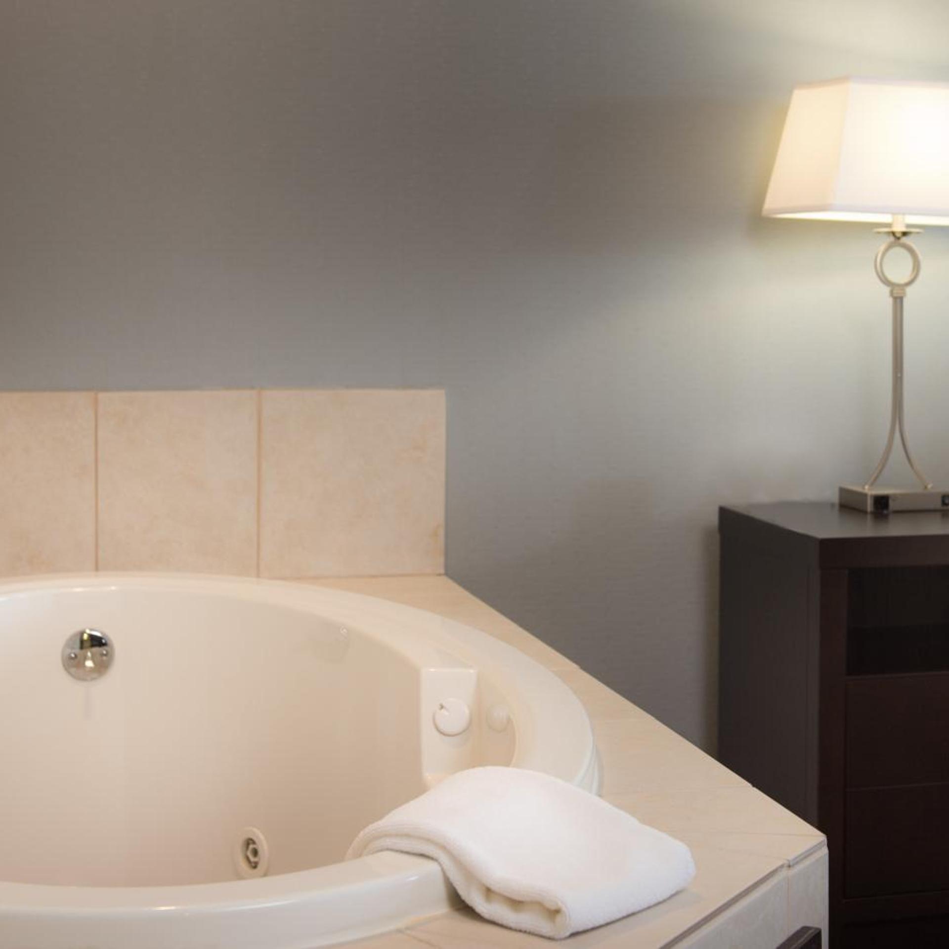 holiday inn express le claire riverfront davenport by ihg