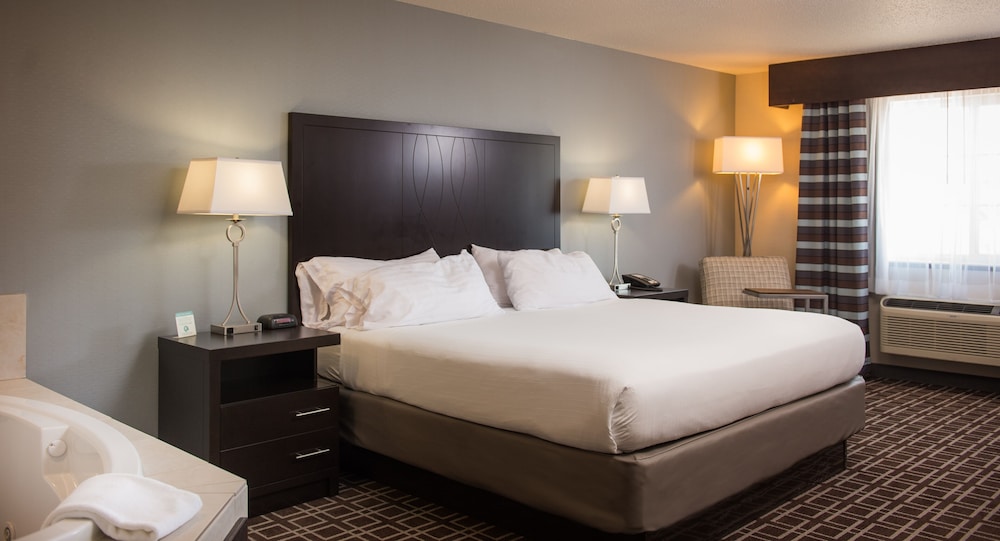 holiday inn express le claire riverfront davenport by ihg