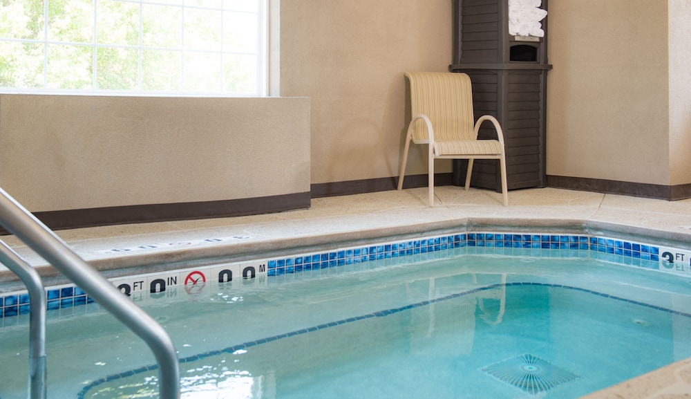 holiday inn express le claire riverfront davenport by ihg
