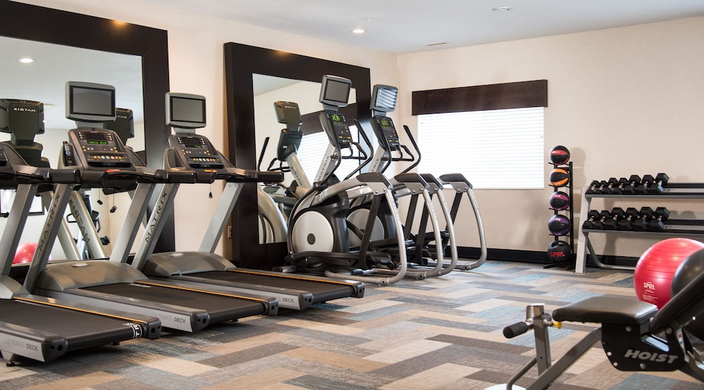 holiday inn express le claire riverfront davenport by ihg