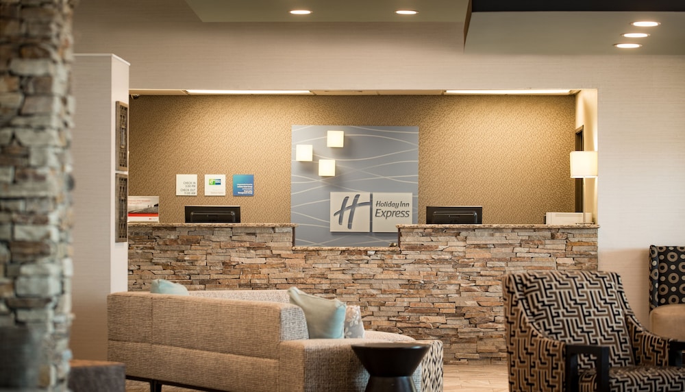 holiday inn express le claire riverfront davenport by ihg
