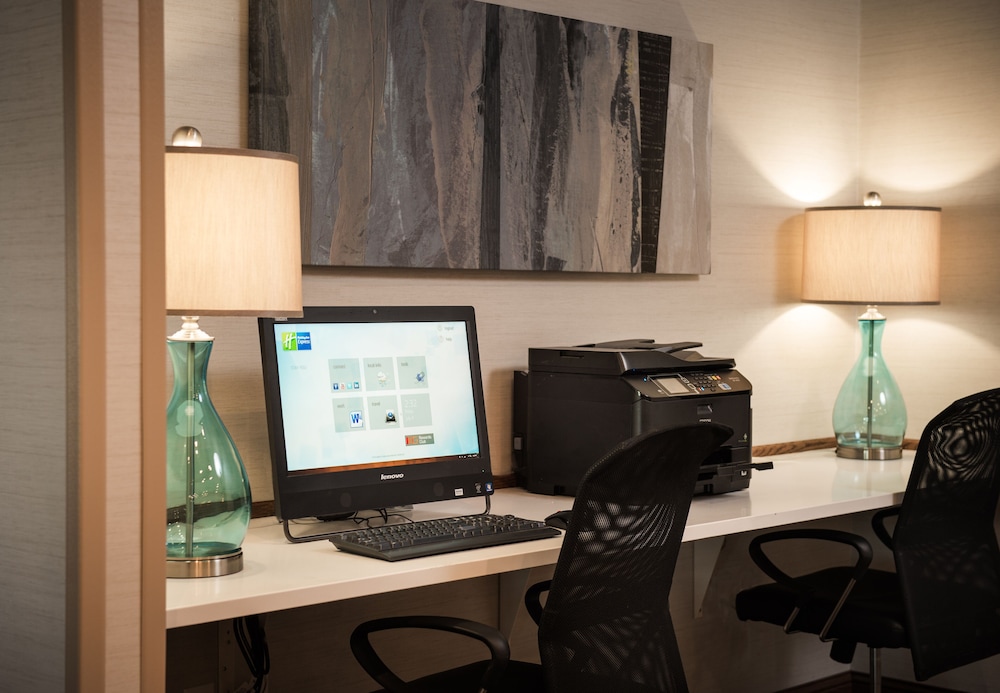 holiday inn express le claire riverfront davenport by ihg