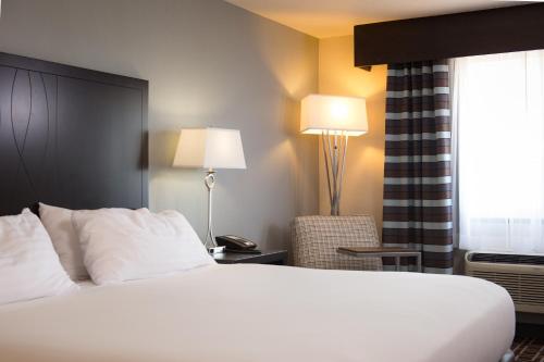 holiday inn express le claire riverfront davenport by ihg