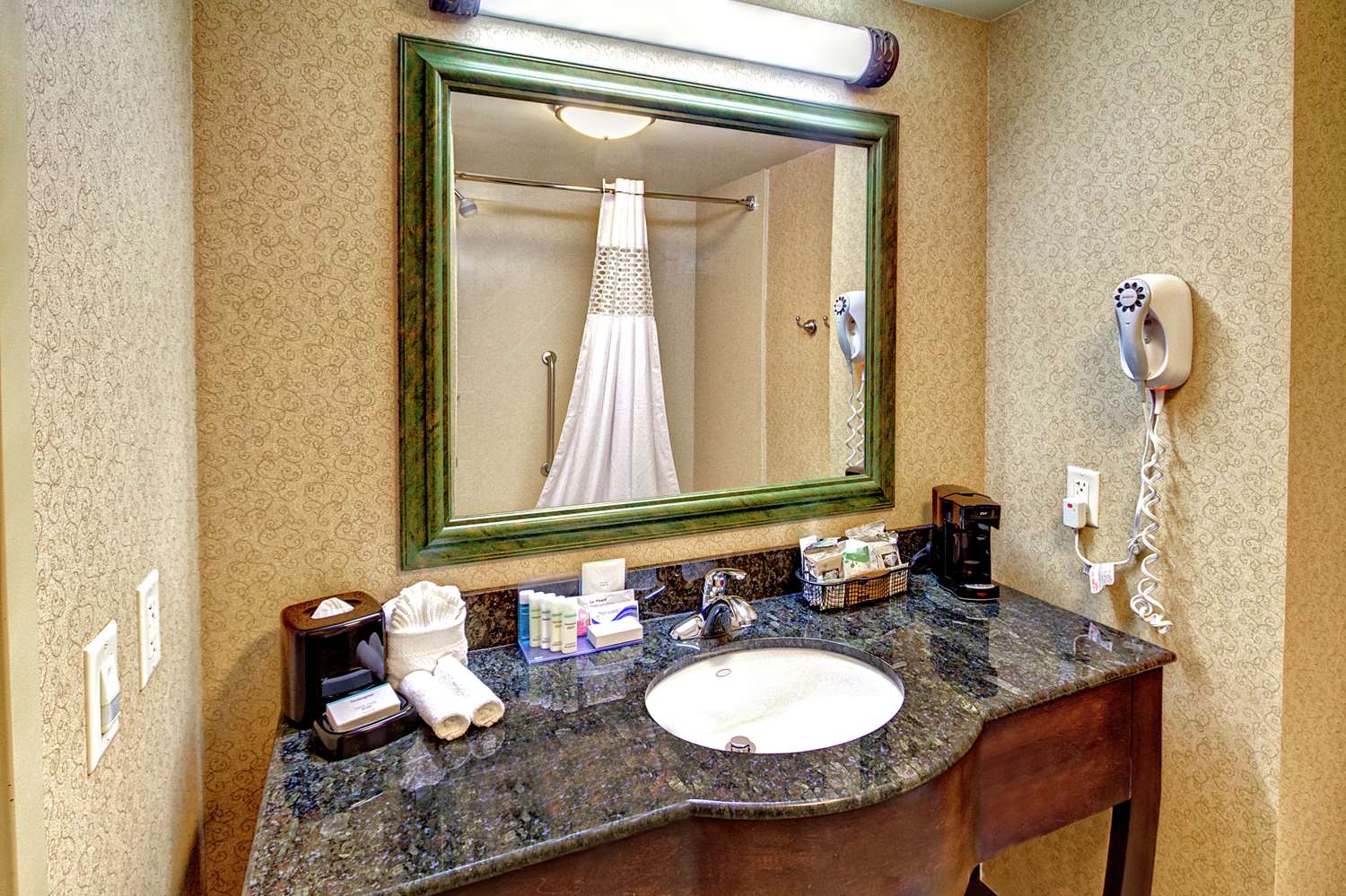 hampton inn and suites lebanon