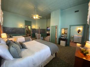 Chambery Inn,Lenox>>Lee,3 star