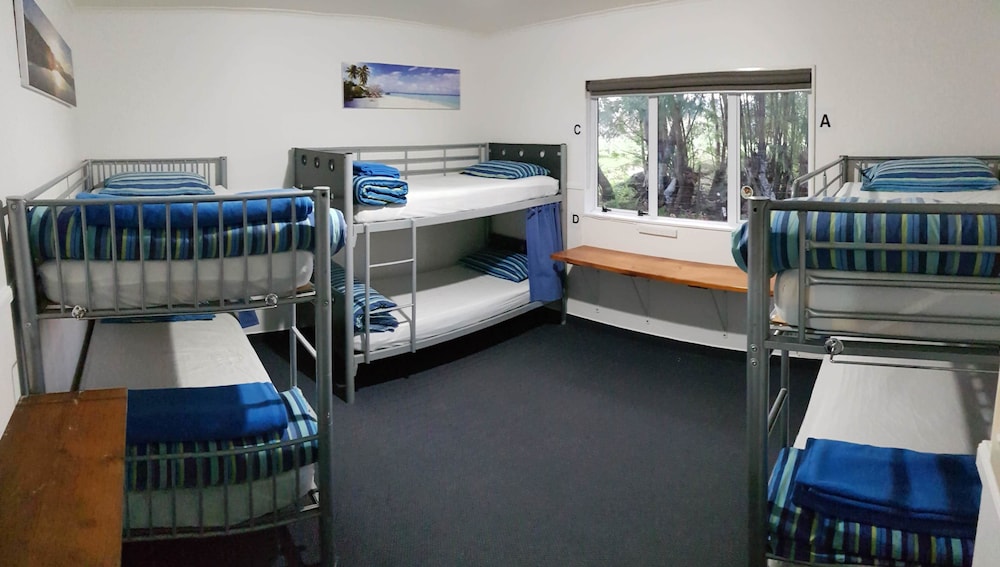 happy apple backpackers