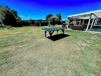 happy apple backpackers