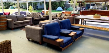 happy apple backpackers