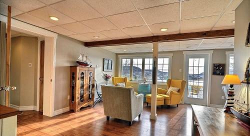 crows nest inn