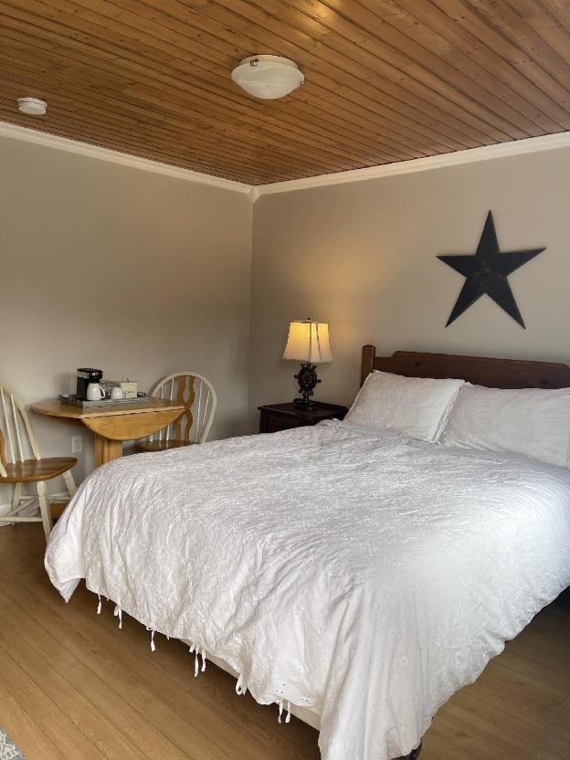 crows nest inn