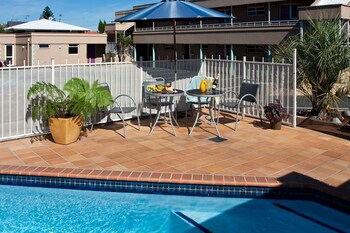 baywatch motor inn