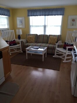 colonial acres resort