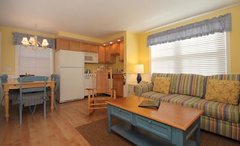 colonial acres resort