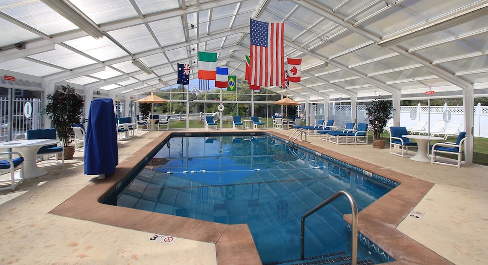 colonial acres resort