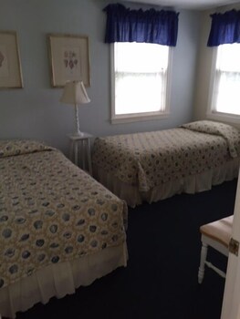 colonial acres resort