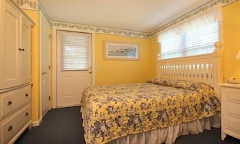 colonial acres resort