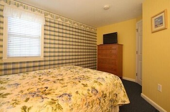 colonial acres resort